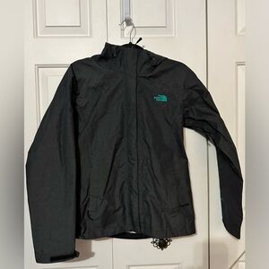 The North Face Dryvent Shell/ Rain/ Windbreaker Jacket - Women’s Medium